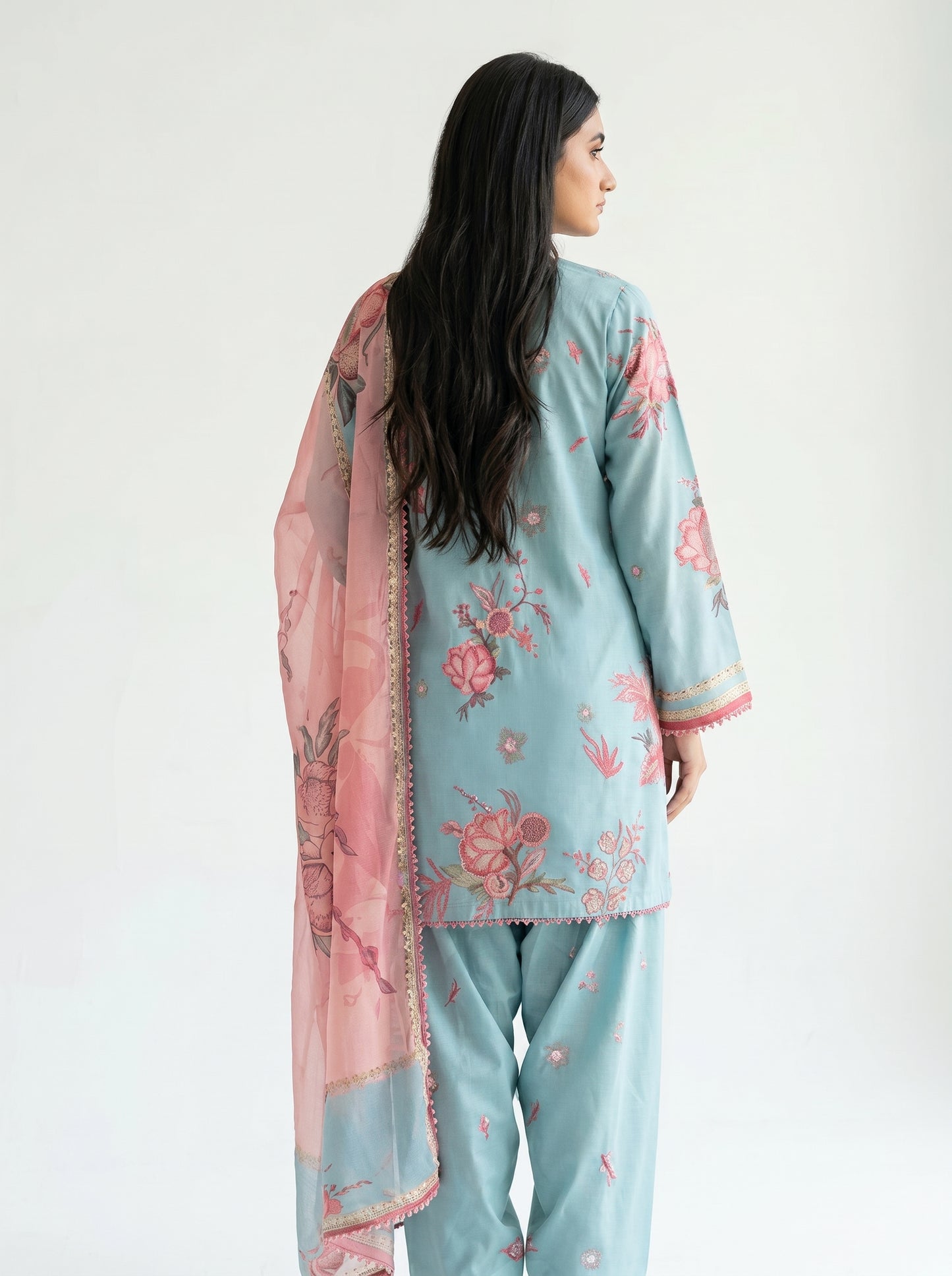Women's Clothing / 3-Piece Suit (or Salwar Kameez)