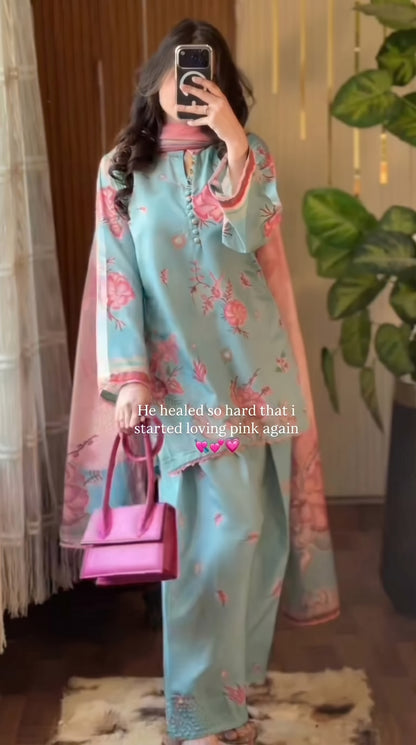 Women's Clothing / 3-Piece Suit (or Salwar Kameez)
