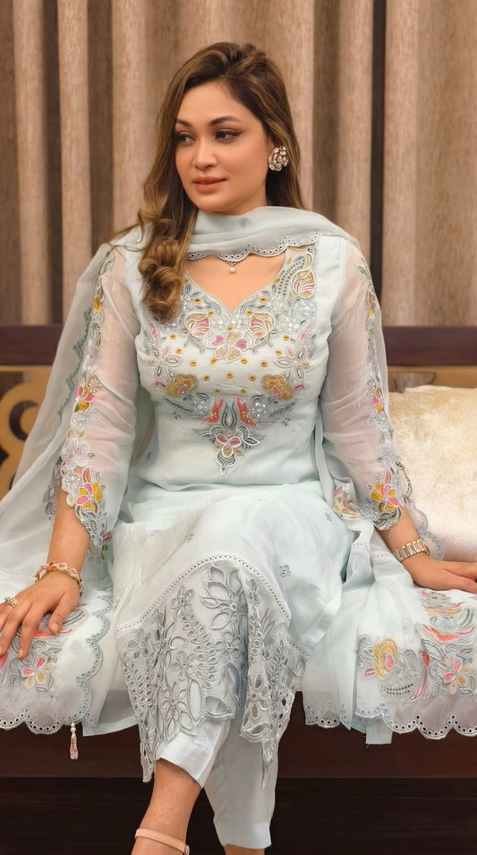 Premium Sada Bahar 4-Piece Suit | Pakistani Laser Cut Tissue Design